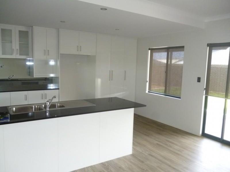 7 Shamrock Street, Wandina WA 6530