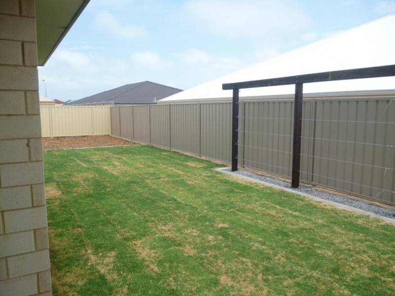 7 Shamrock Street, Wandina WA 6530