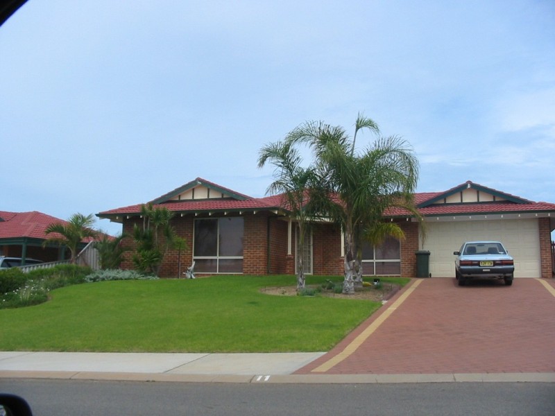 11 Hillview Drive, Drummond Cove WA 6532