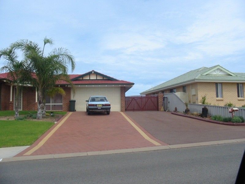 11 Hillview Drive, Drummond Cove WA 6532