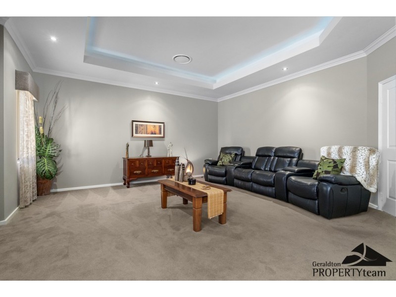 71 Redcliffe Concourse, White Peak WA 6532