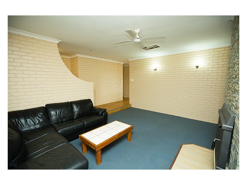 16 Jabiru Way, Waggrakine WA 6530