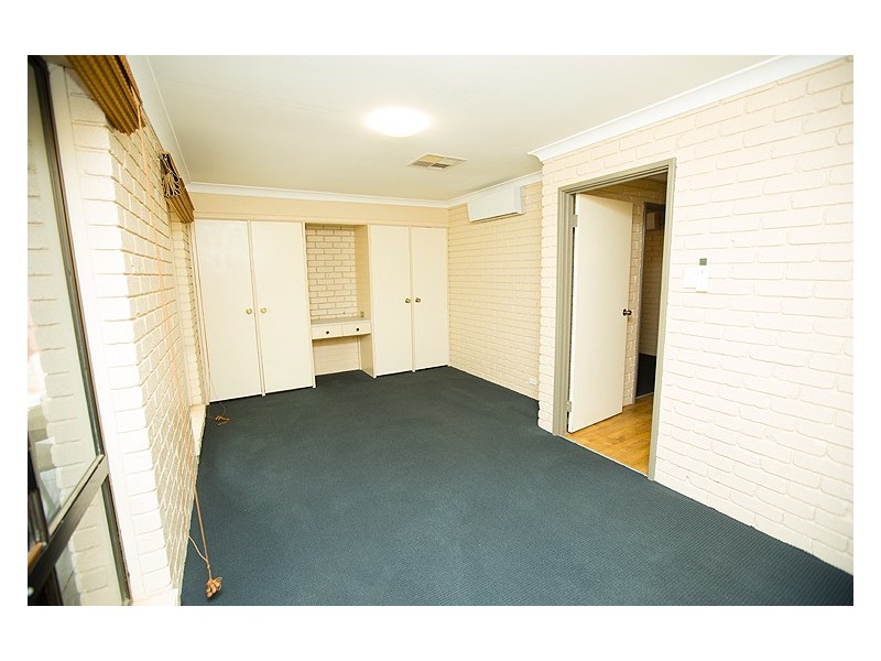 16 Jabiru Way, Waggrakine WA 6530