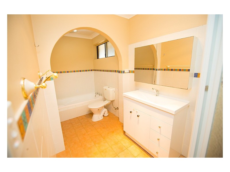 16 Jabiru Way, Waggrakine WA 6530