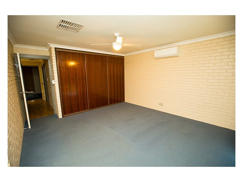 16 Jabiru Way, Waggrakine WA 6530