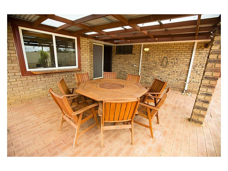 16 Jabiru Way, Waggrakine WA 6530