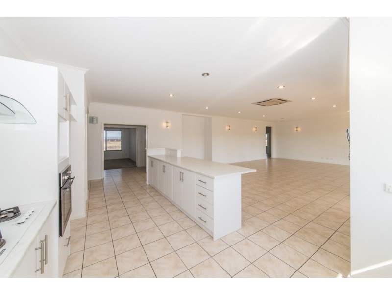 26 Polwarth Parade, Deepdale WA 6532