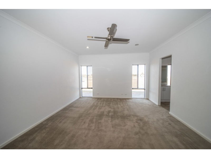 26 Polwarth Parade, Deepdale WA 6532