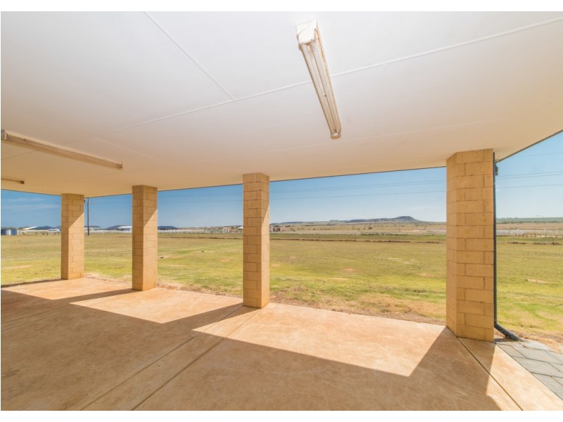 26 Polwarth Parade, Deepdale WA 6532