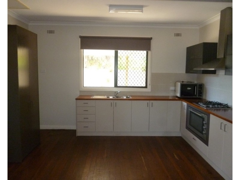 20 Diosma Street, Rangeway WA 6530