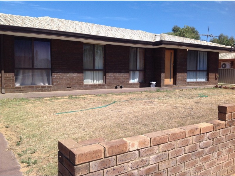 14 Broadfield Close, Utakarra WA 6530