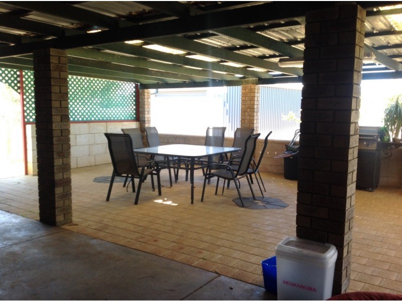 14 Broadfield Close, Utakarra WA 6530