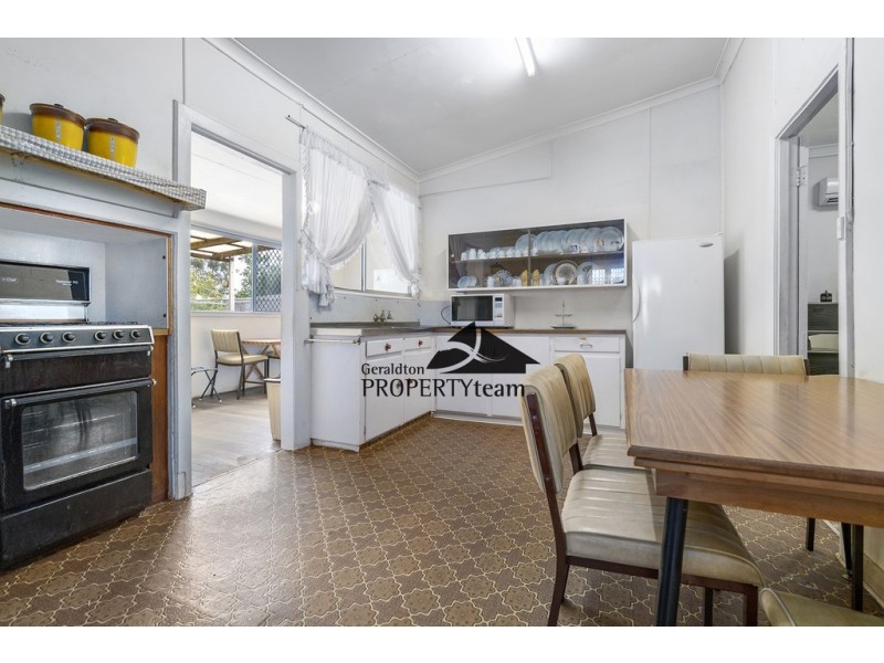 220 First Street, Wonthella WA 6530