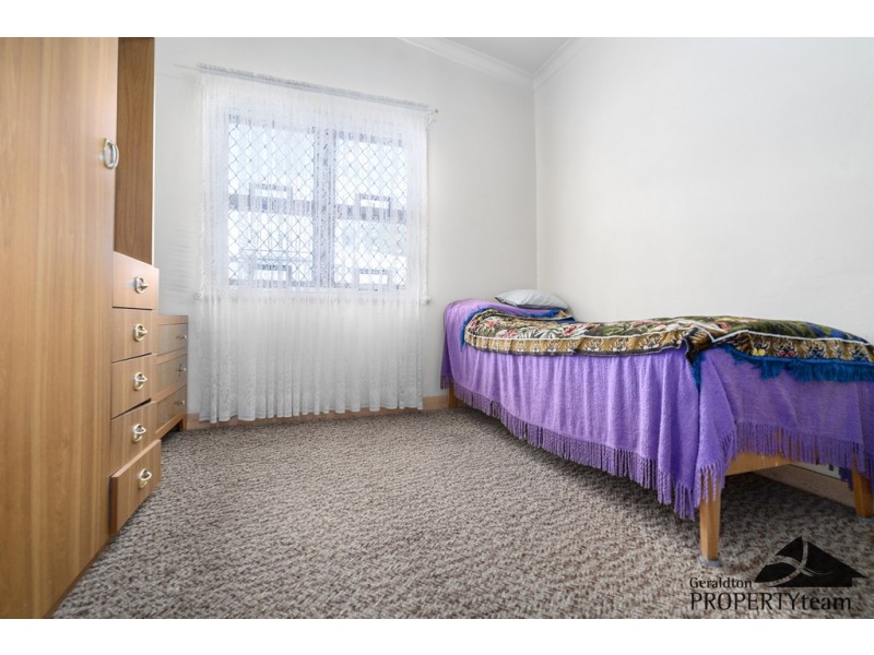 220 First Street, Wonthella WA 6530