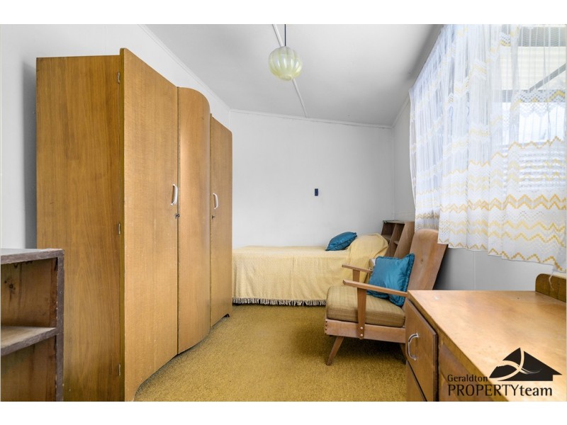 220 First Street, Wonthella WA 6530