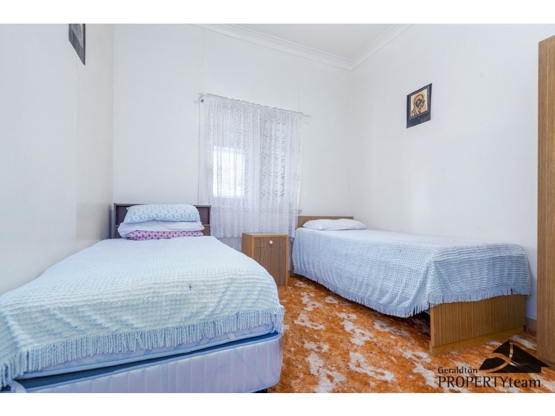 220 First Street, Wonthella WA 6530