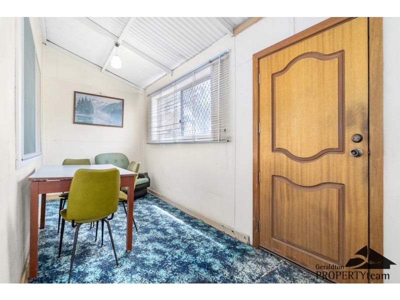 220 First Street, Wonthella WA 6530