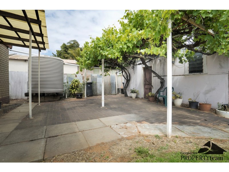 220 First Street, Wonthella WA 6530