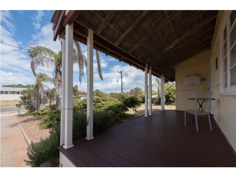 29 Crowther Street, Beachlands WA 6530