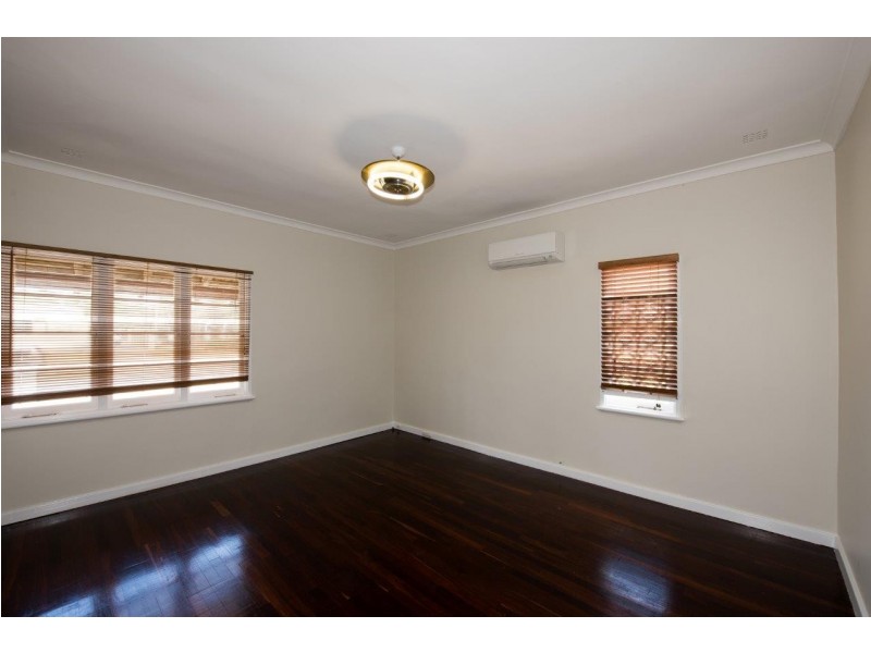 29 Crowther Street, Beachlands WA 6530