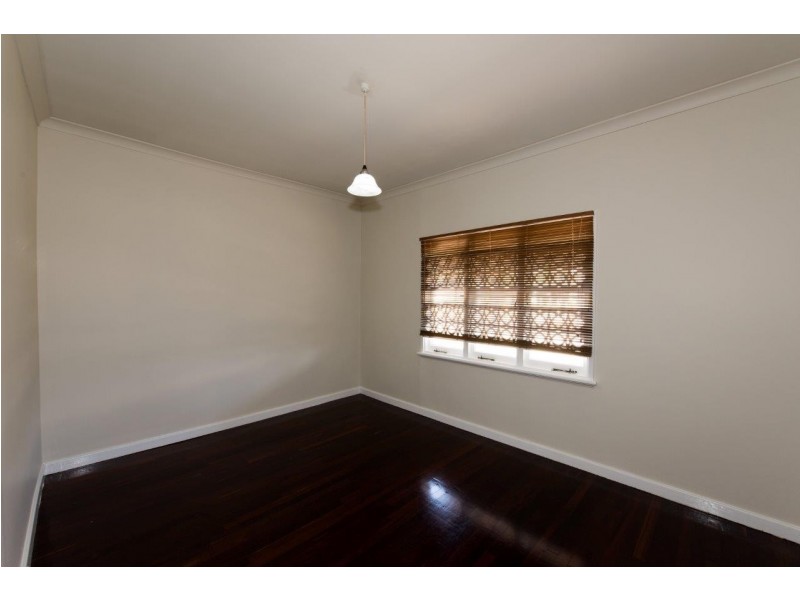 29 Crowther Street, Beachlands WA 6530