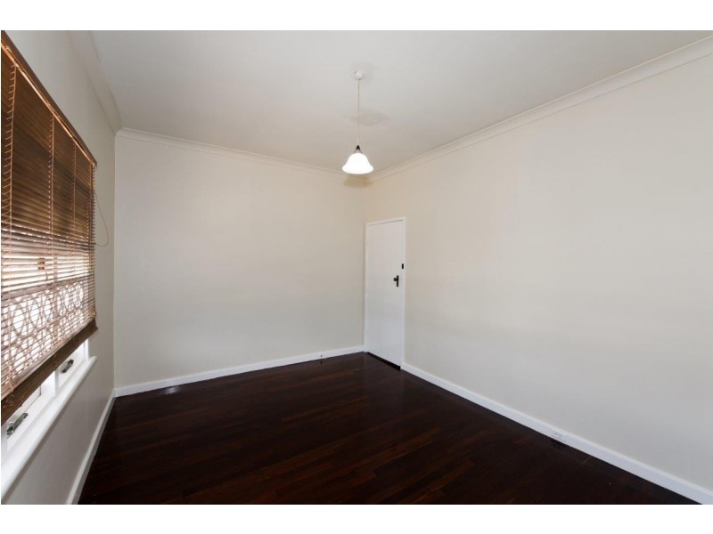 29 Crowther Street, Beachlands WA 6530