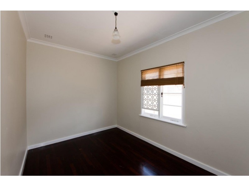 29 Crowther Street, Beachlands WA 6530