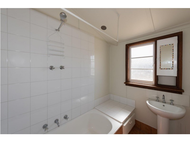 29 Crowther Street, Beachlands WA 6530