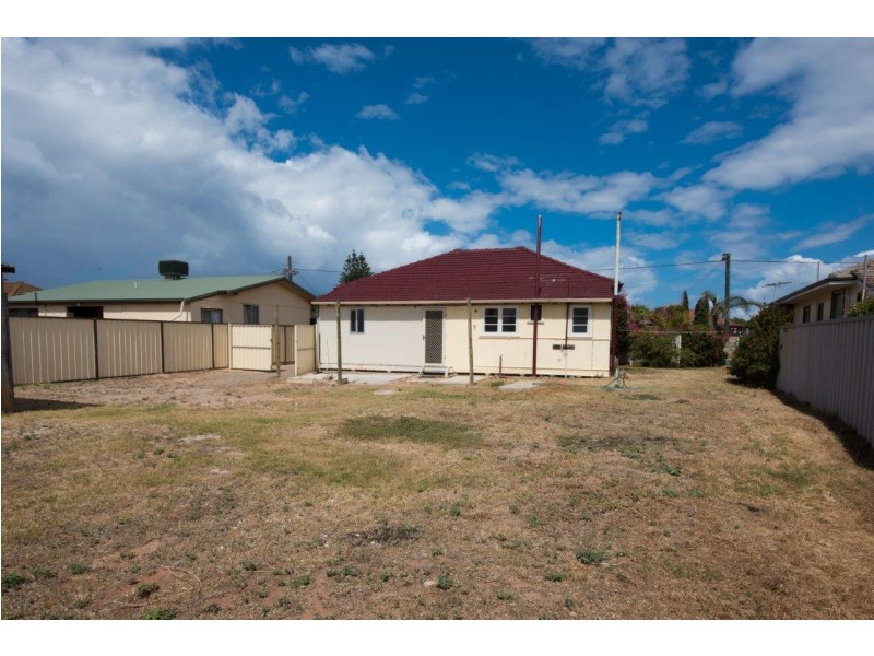 29 Crowther Street, Beachlands WA 6530