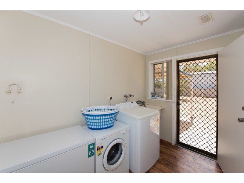 8 Melbourne Street, Waggrakine WA 6530