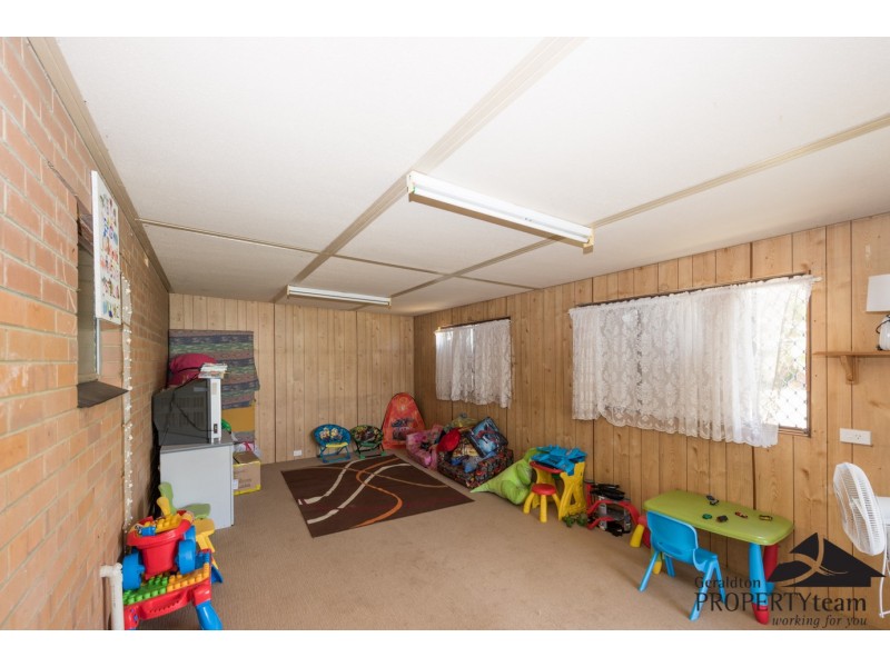 8 Woodman Street, Utakarra WA 6530