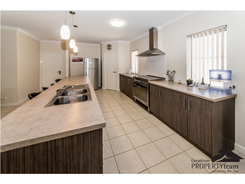 7 Beachcomber Hill, Glenfield WA 6532