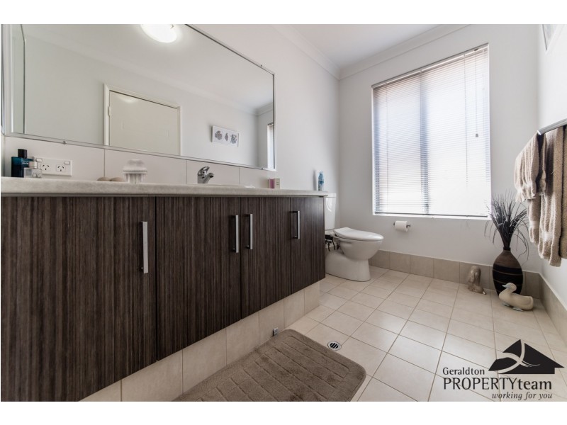 7 Beachcomber Hill, Glenfield WA 6532