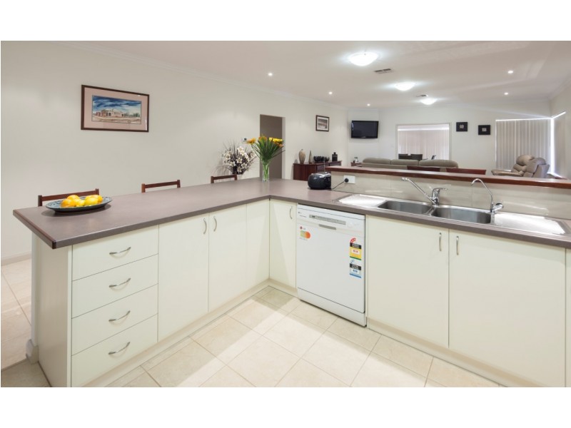 22 Coastside Crescent, Glenfield WA 6532