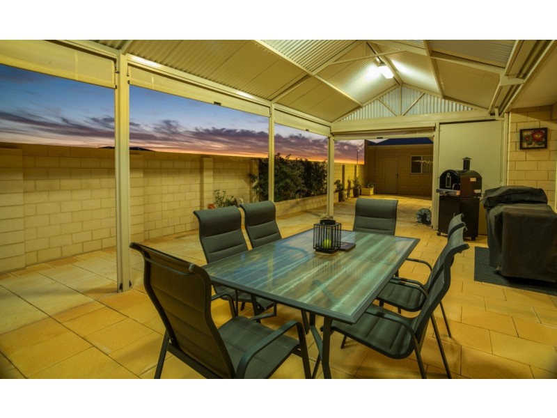 22 Coastside Crescent, Glenfield WA 6532