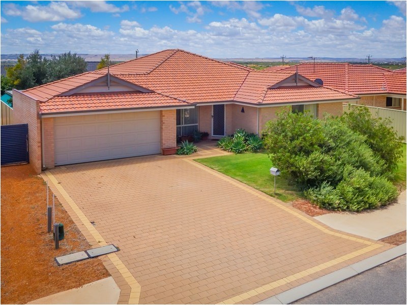 37 Mark Way, Wandina WA 6530