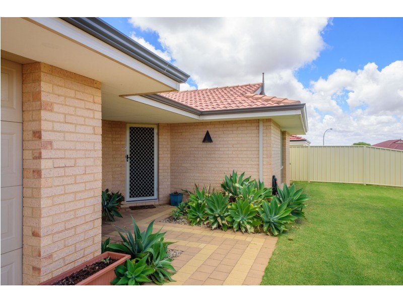 37 Mark Way, Wandina WA 6530