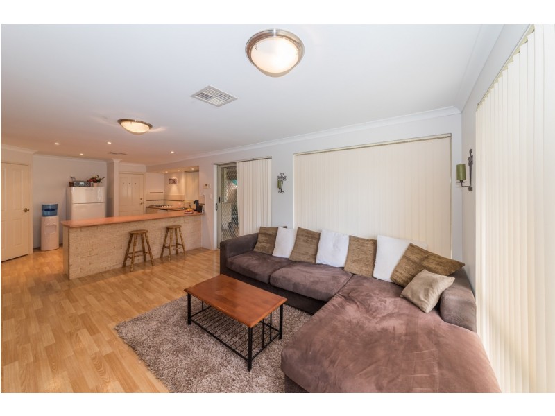 37 Mark Way, Wandina WA 6530