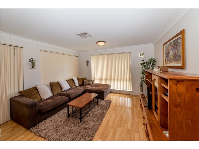 37 Mark Way, Wandina WA 6530