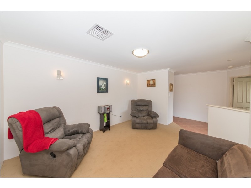 37 Mark Way, Wandina WA 6530