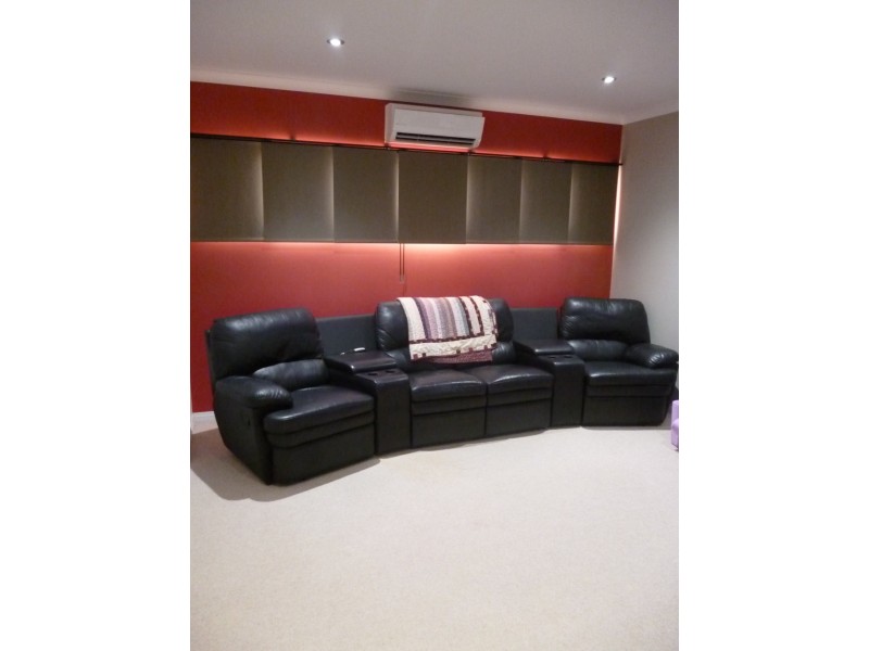 15 Reef Boulevard, Drummond Cove WA 6532