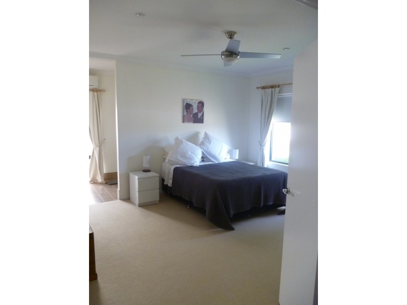 15 Reef Boulevard, Drummond Cove WA 6532