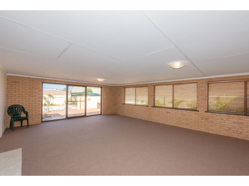 4 Sheldon Place, Tarcoola Beach WA 6530