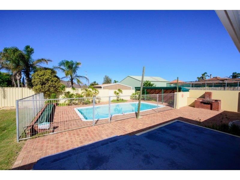 4 Sheldon Place, Tarcoola Beach WA 6530