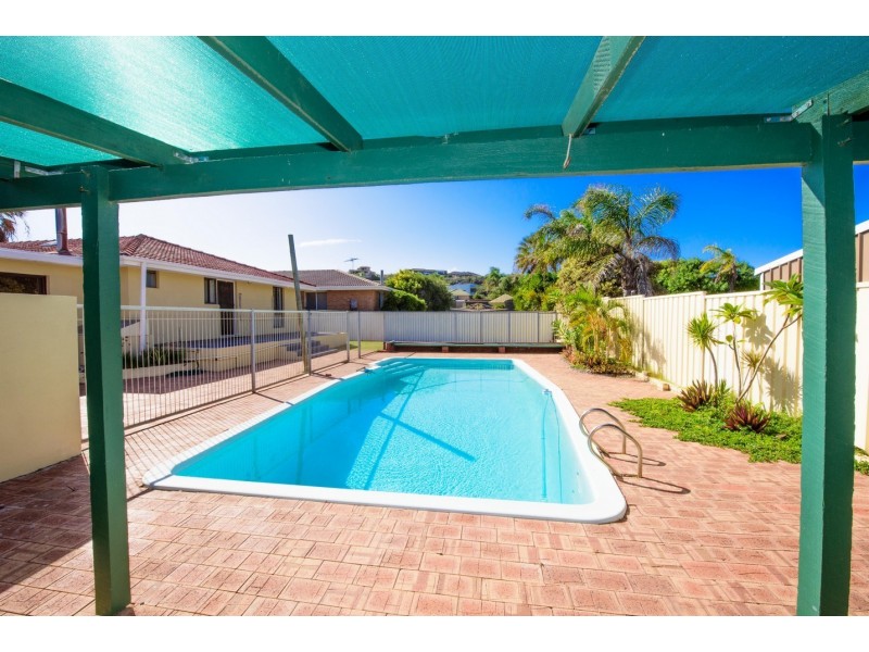 4 Sheldon Place, Tarcoola Beach WA 6530