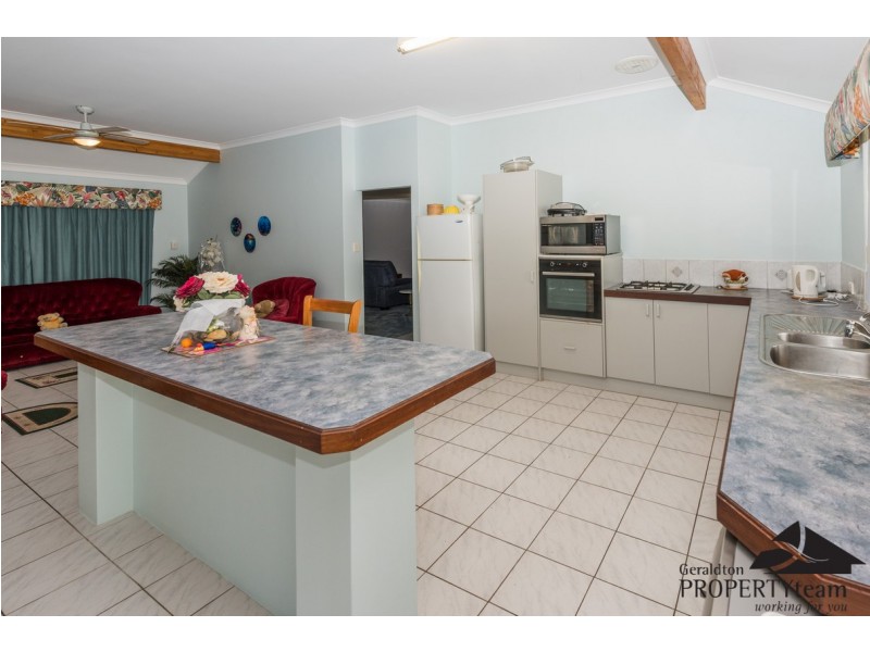 3 Wahn Ave, Waggrakine WA 6530