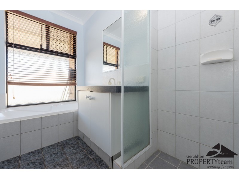 3 Wahn Ave, Waggrakine WA 6530