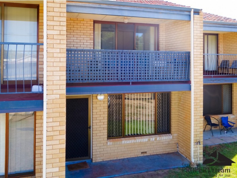 4/125 Railway Street, Bluff Point WA 6530