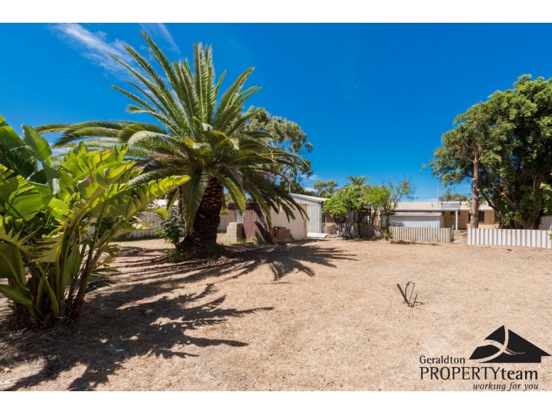 227 First Street, Wonthella WA 6530