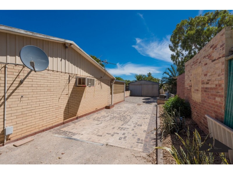 227 First Street, Wonthella WA 6530